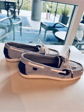 Sperry White Canvas Boat Shoes with Navy Insoles